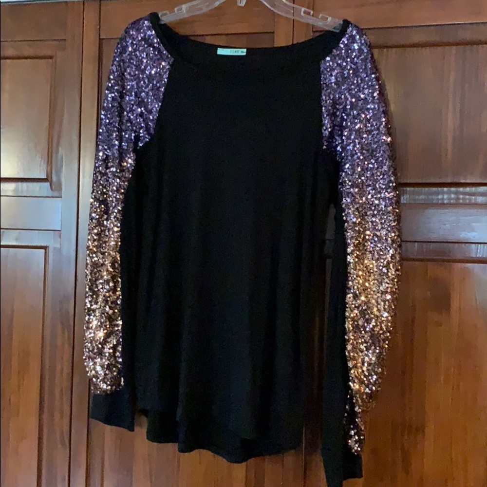 Like-New sequin top!